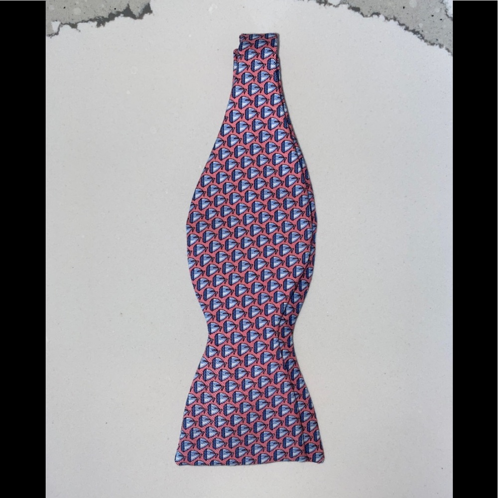 Vineyard Vines Men’s Bow Tie